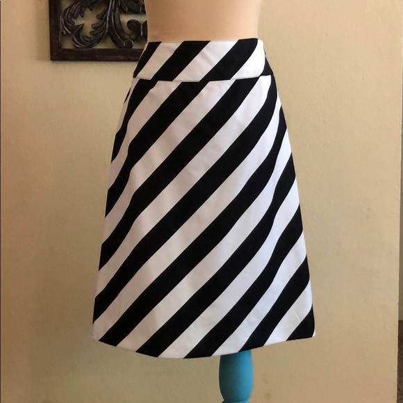 Black and White Skirt. Worn once. - Picture 1 of 4